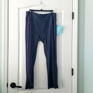 BZEES Workout Capris Size Xl.